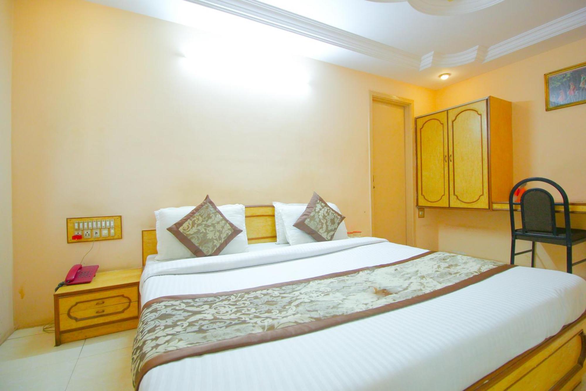 Hotel Upasana 拉杰果德 外观 照片