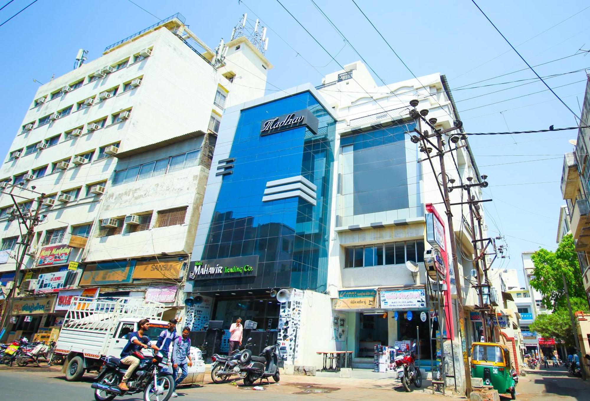 Hotel Upasana 拉杰果德 外观 照片