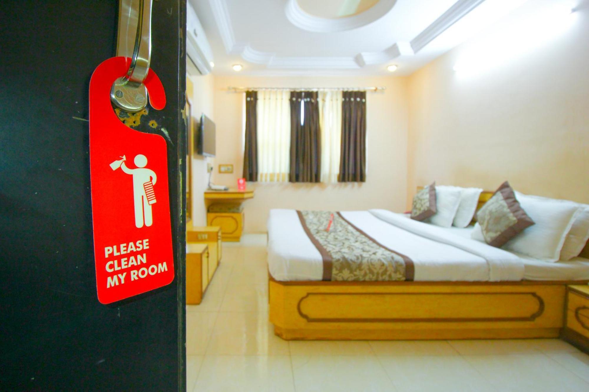 Hotel Upasana 拉杰果德 外观 照片