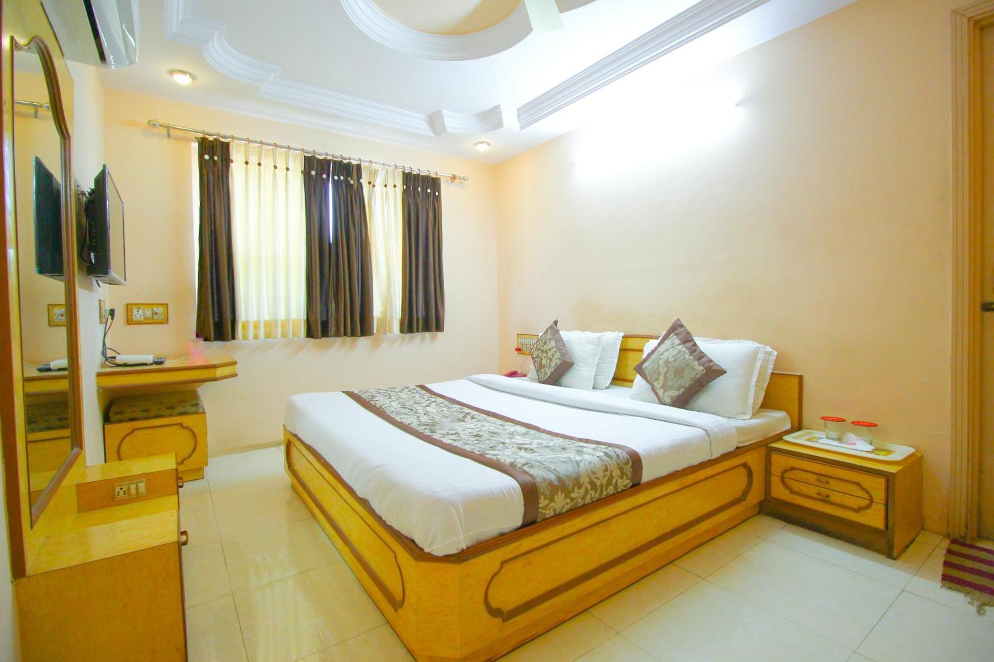 Hotel Upasana 拉杰果德 外观 照片