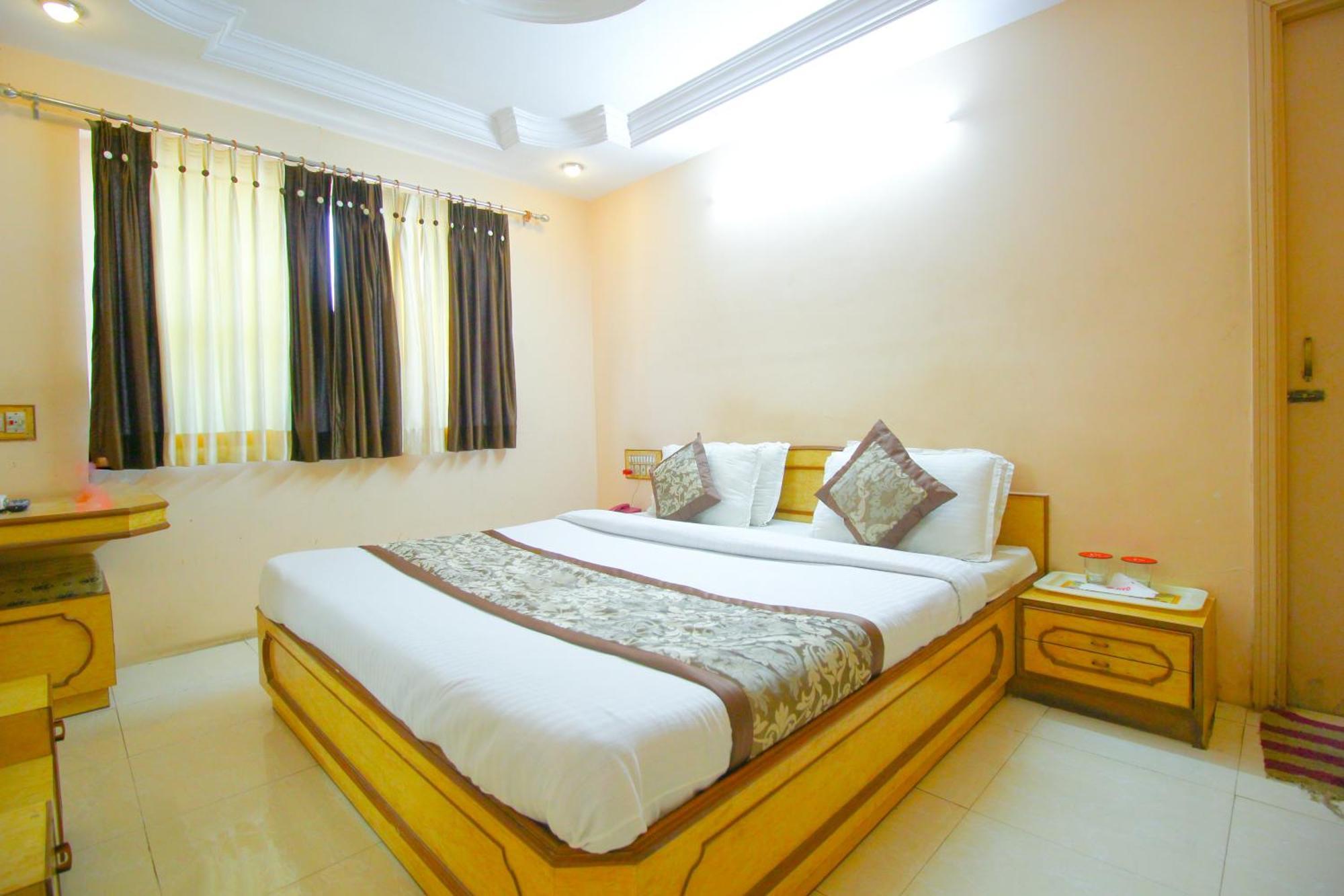 Hotel Upasana 拉杰果德 外观 照片