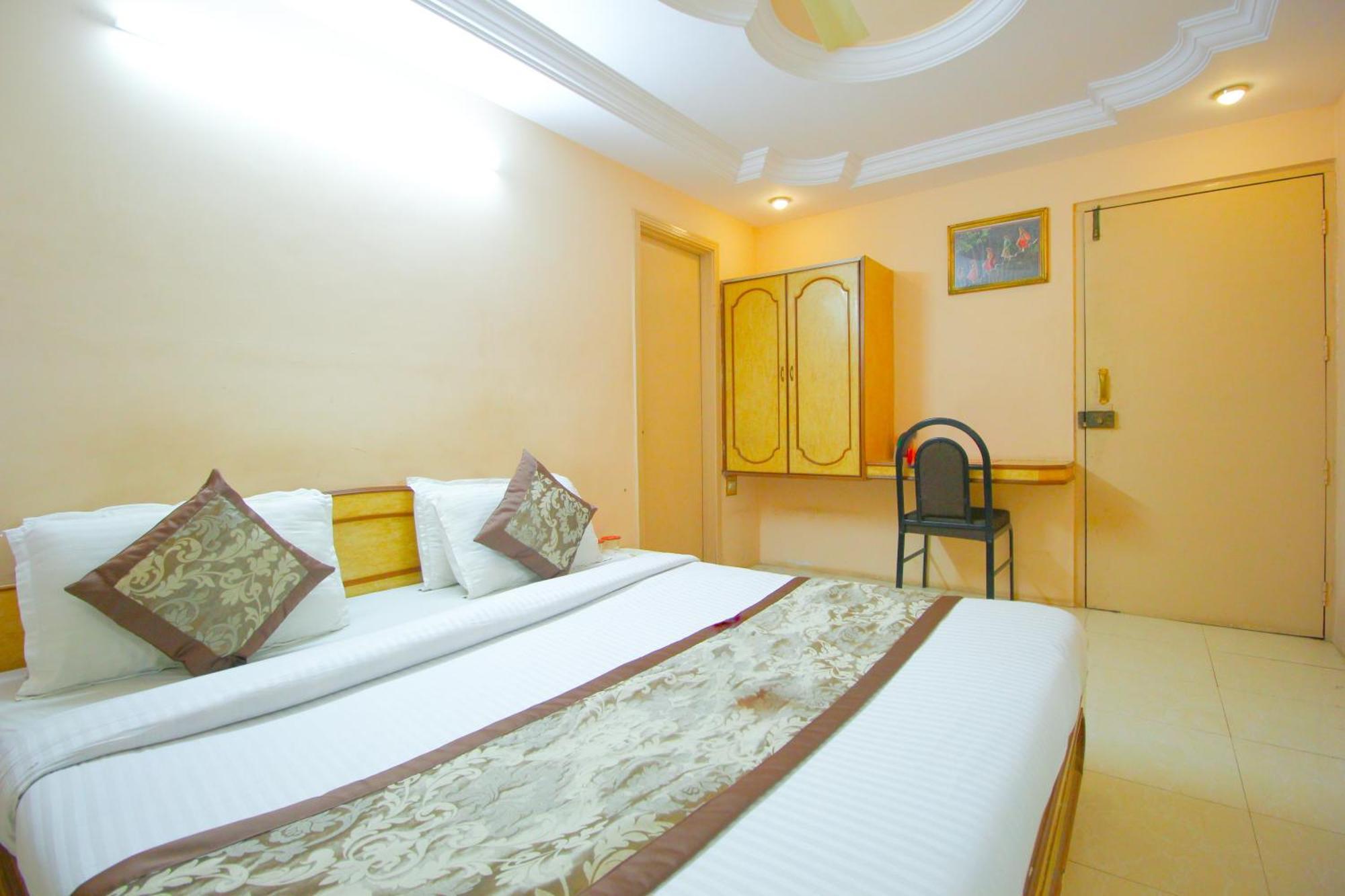 Hotel Upasana 拉杰果德 外观 照片