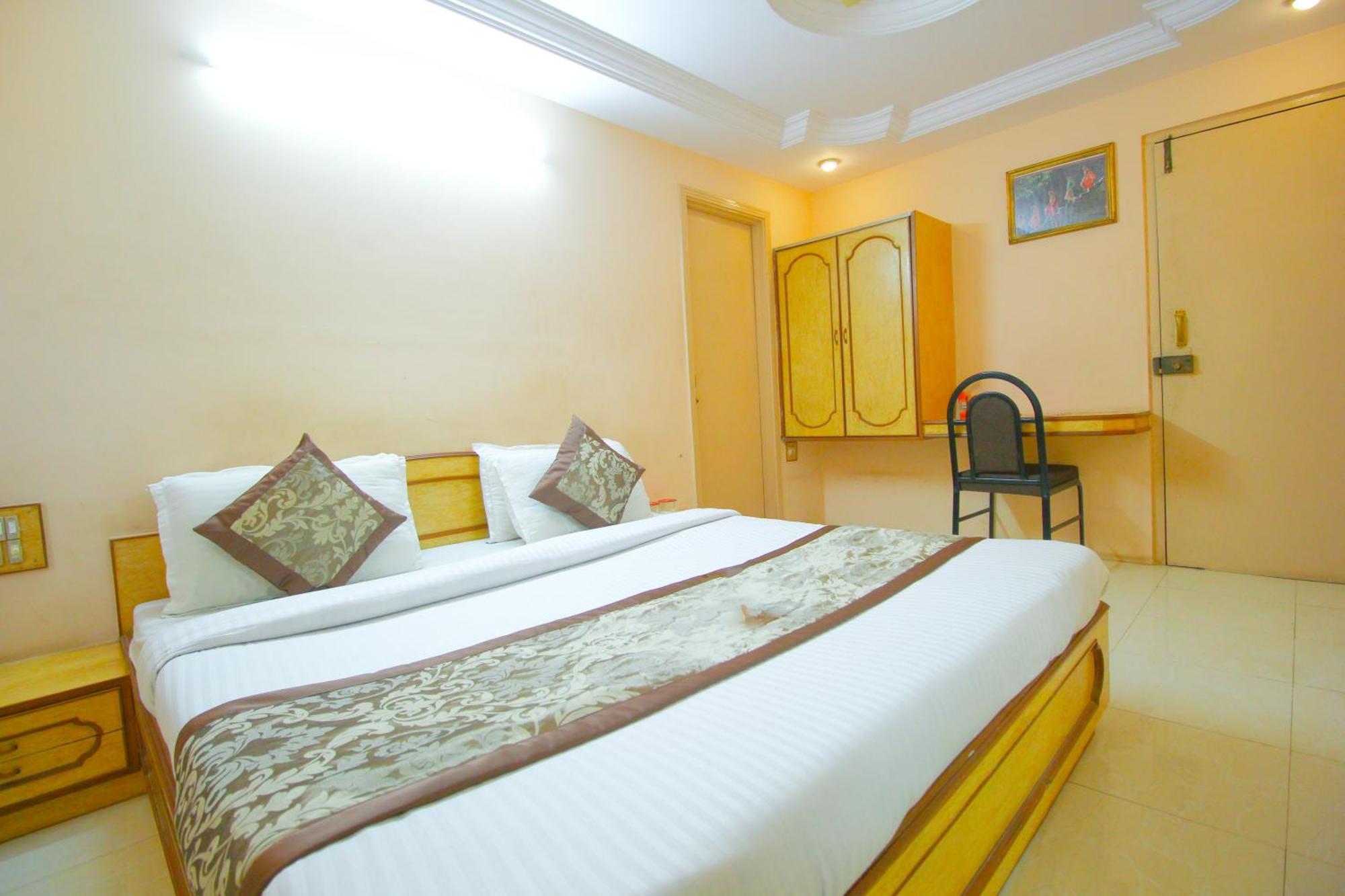 Hotel Upasana 拉杰果德 外观 照片
