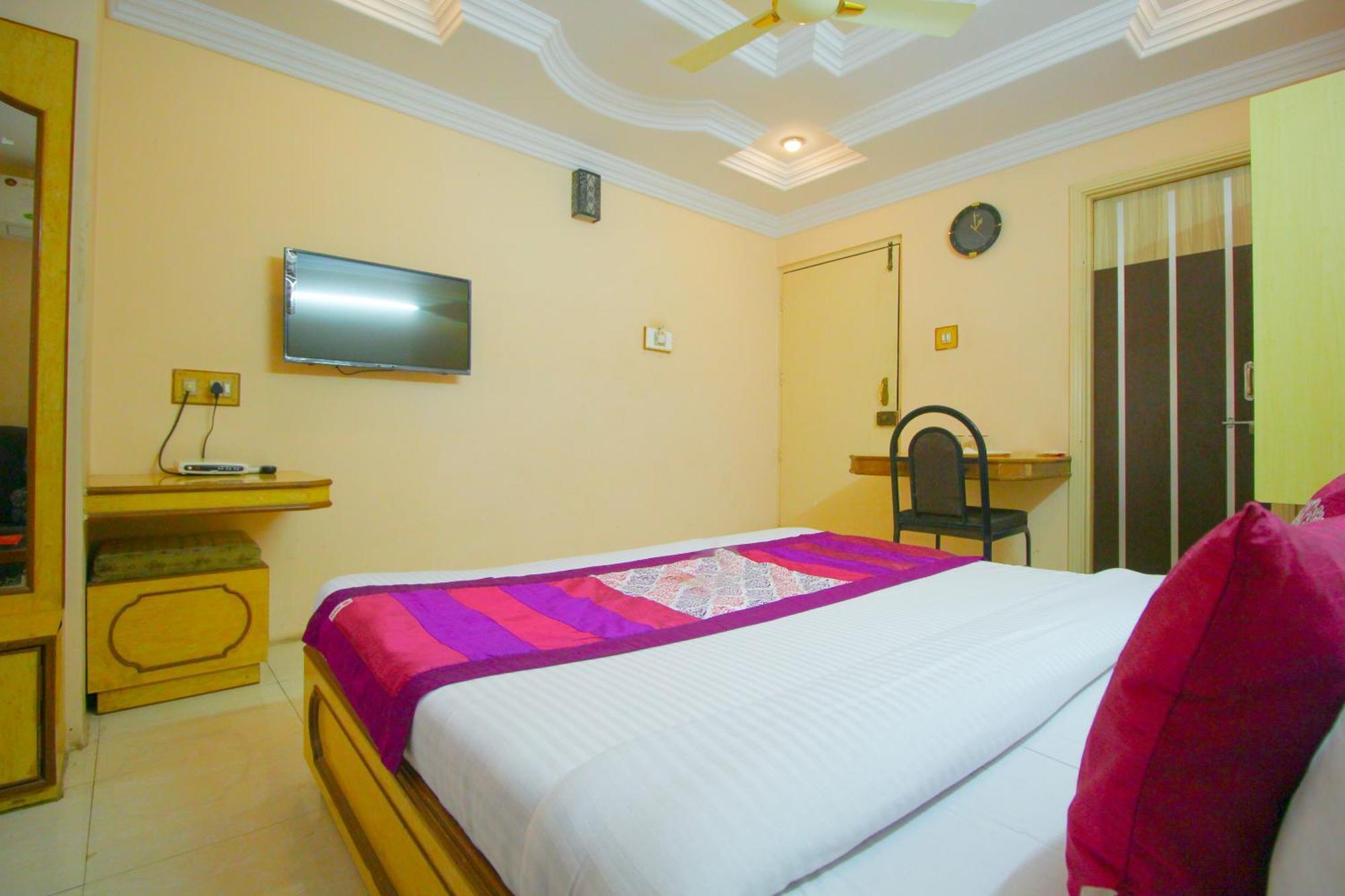 Hotel Upasana 拉杰果德 外观 照片