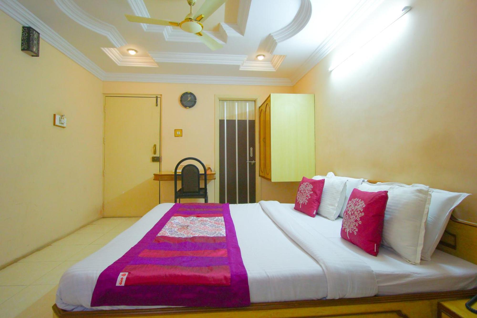 Hotel Upasana 拉杰果德 外观 照片
