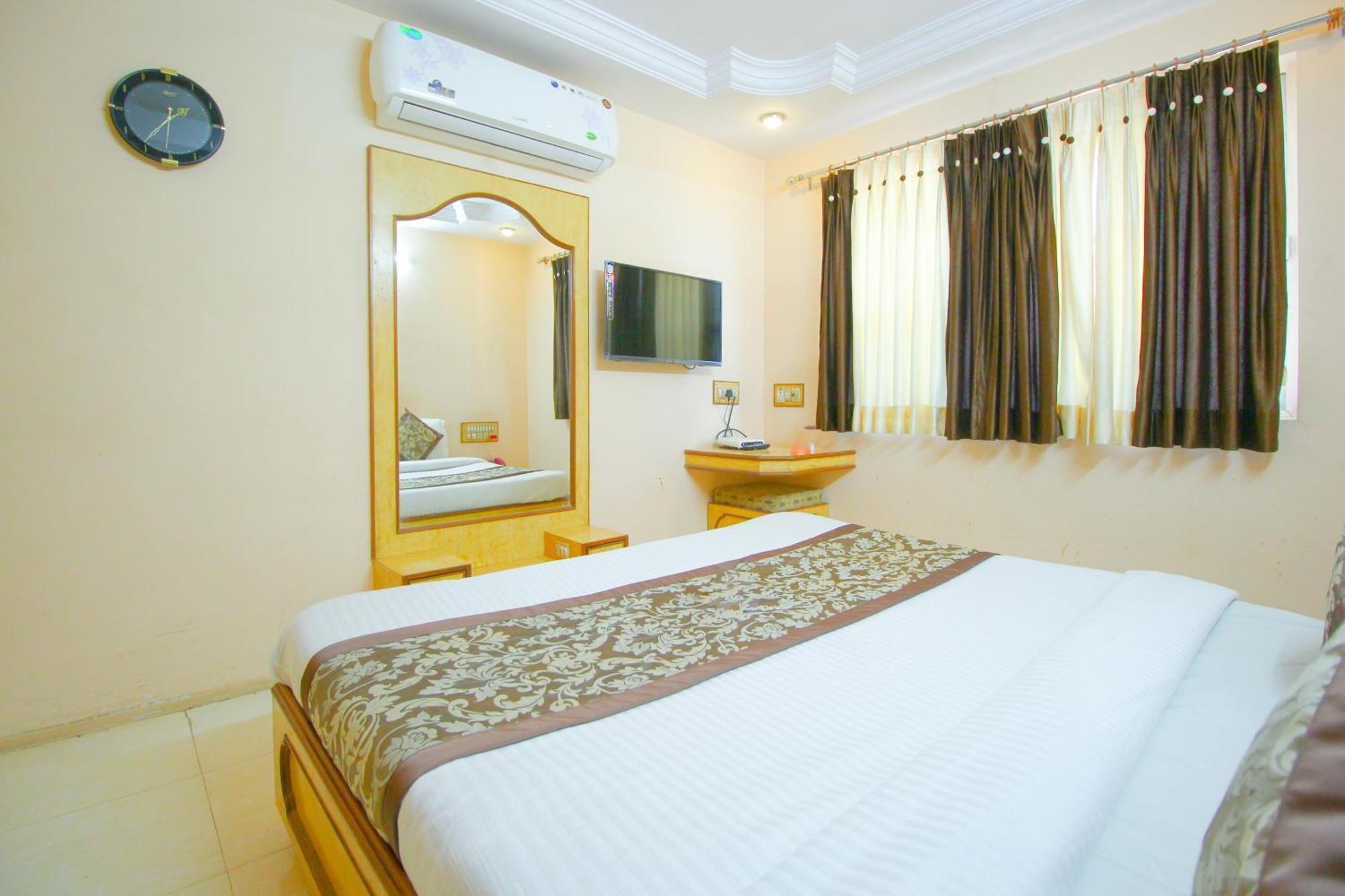Hotel Upasana 拉杰果德 外观 照片