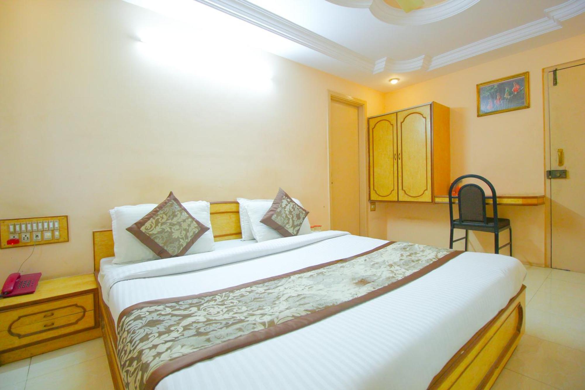 Hotel Upasana 拉杰果德 外观 照片