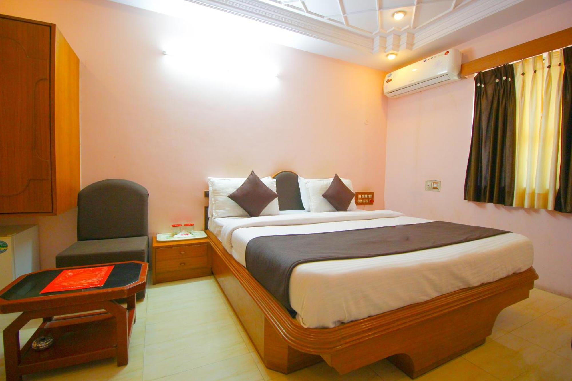 Hotel Upasana 拉杰果德 外观 照片
