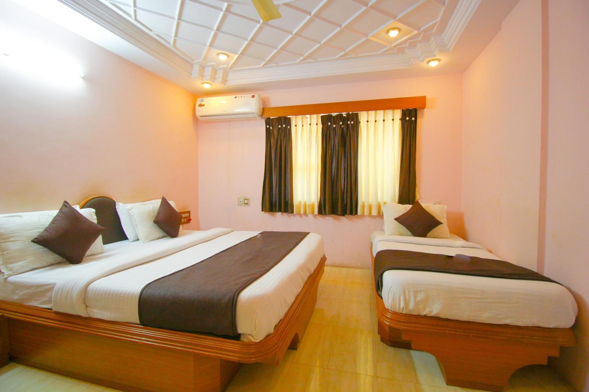 Hotel Upasana 拉杰果德 外观 照片