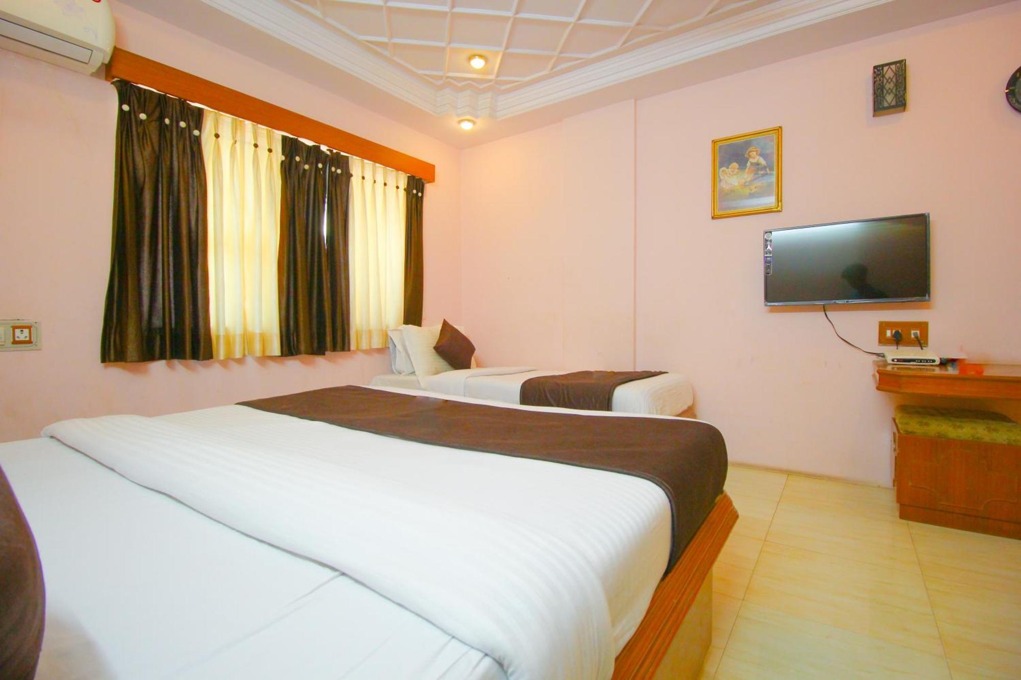 Hotel Upasana 拉杰果德 外观 照片
