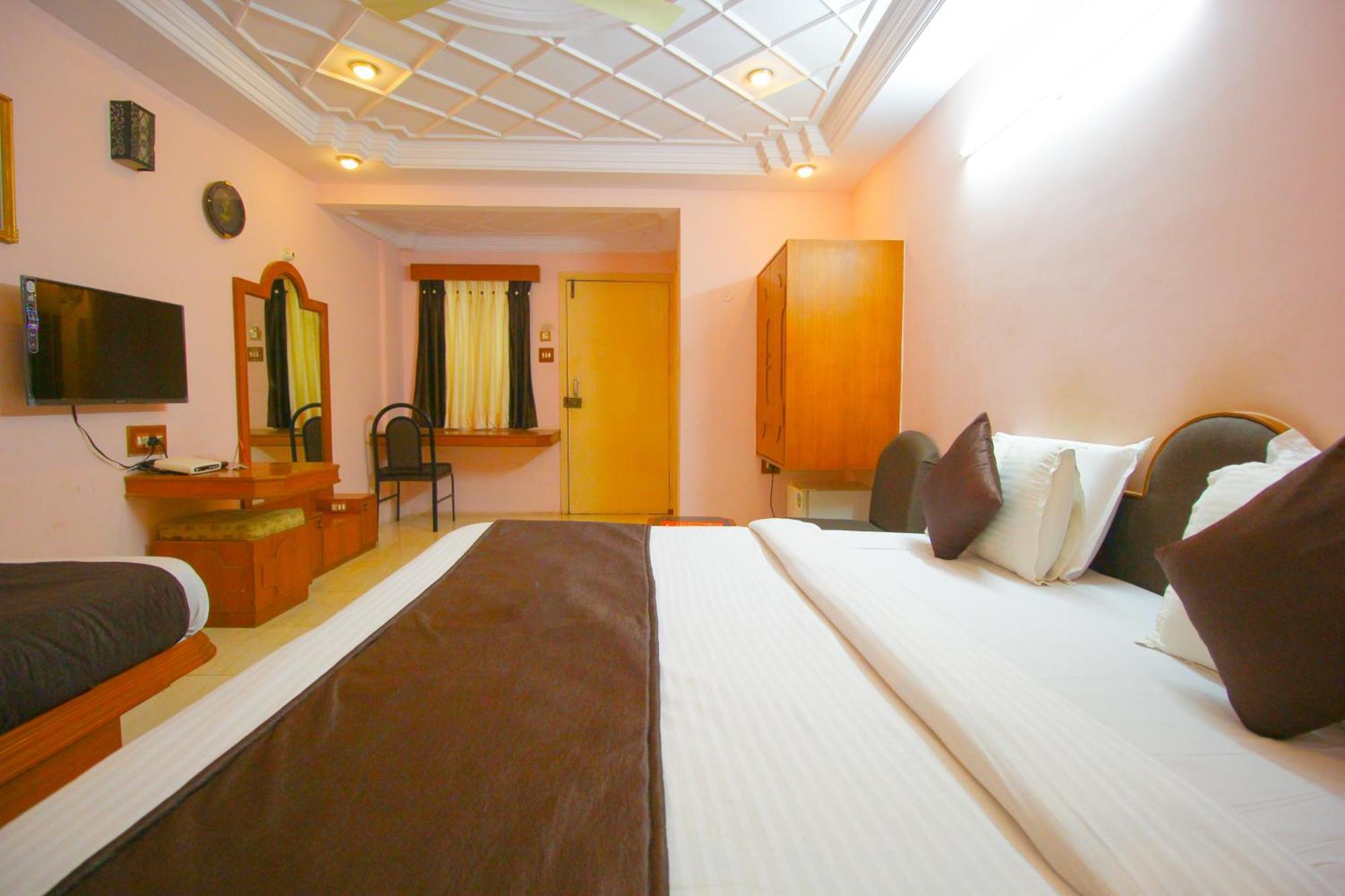 Hotel Upasana 拉杰果德 外观 照片